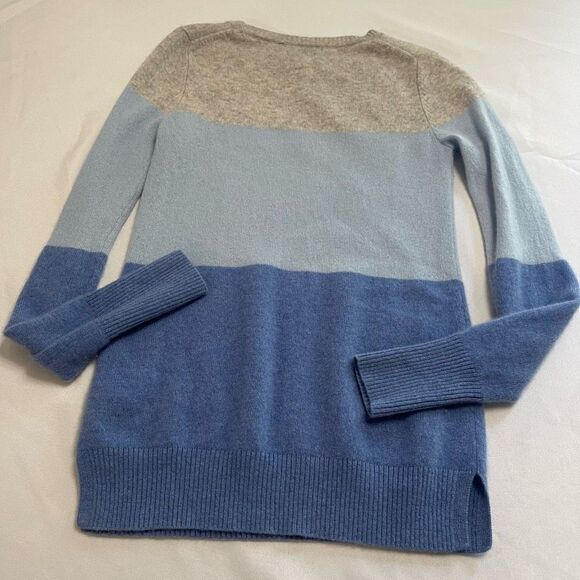 Nanette Lepore 2Ply Cashmere Grey Blue Sweater Size Medium - Picture 6 of 7